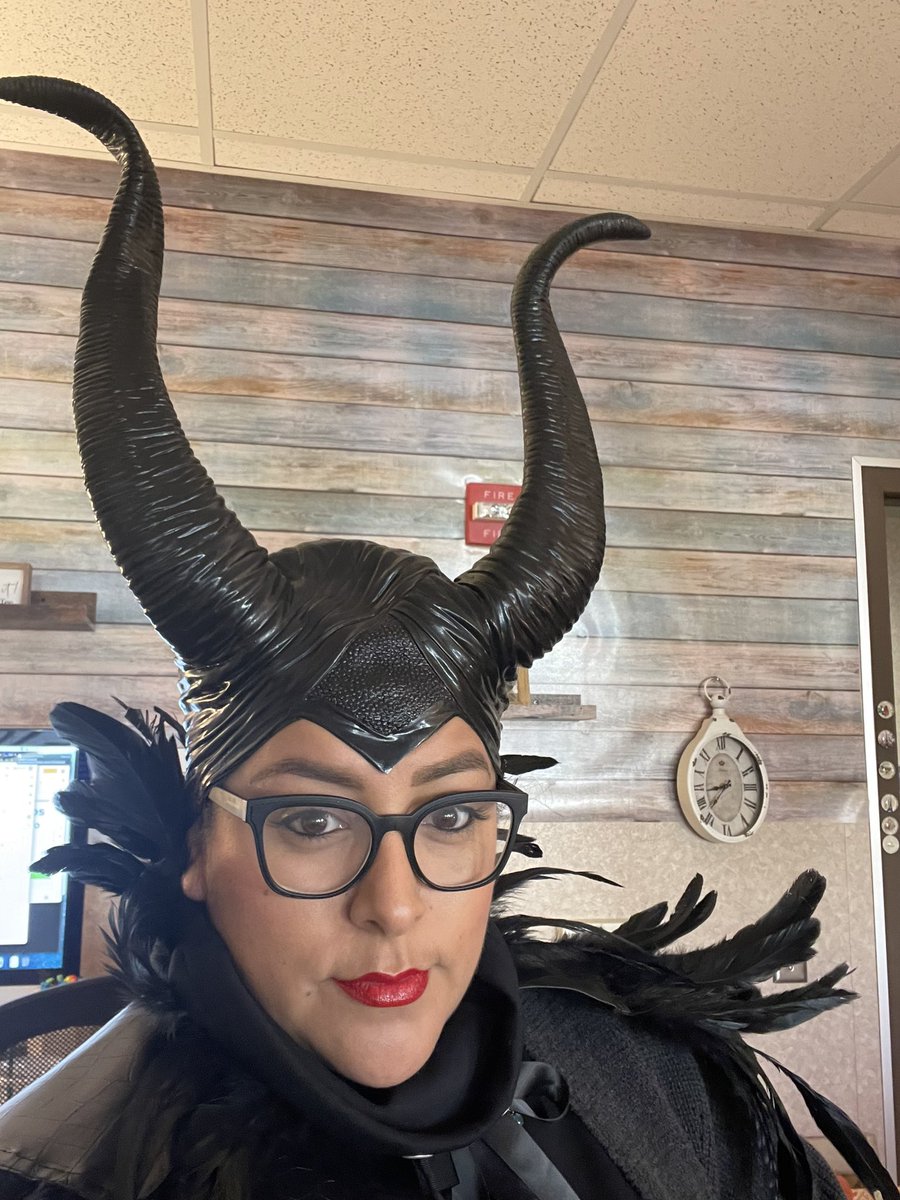 I actually lasted all day with this on my head! 🤣 Fun times <a href="/FoussatSchool/">Foussat School</a>