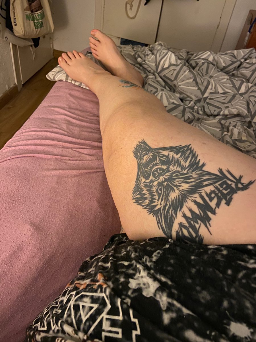 ElectricBlueEy1's tweet photo. It’s been a looong day. 

https://t.co/hJ3LkzKQfV 

#onlyfans #feet #tattooed #adultcontent https://t.co/SWCvZz3WSy
