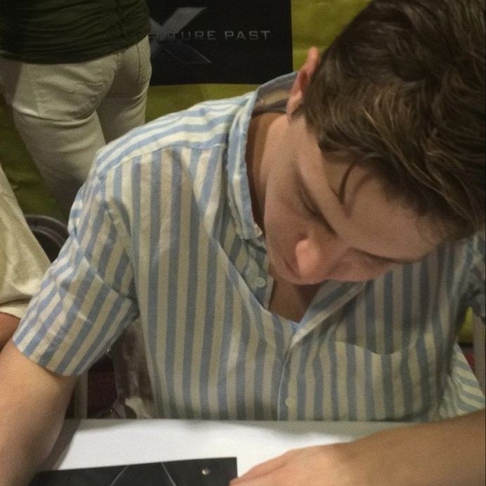 evancomfort's tweet image. so hot 🥴🛐