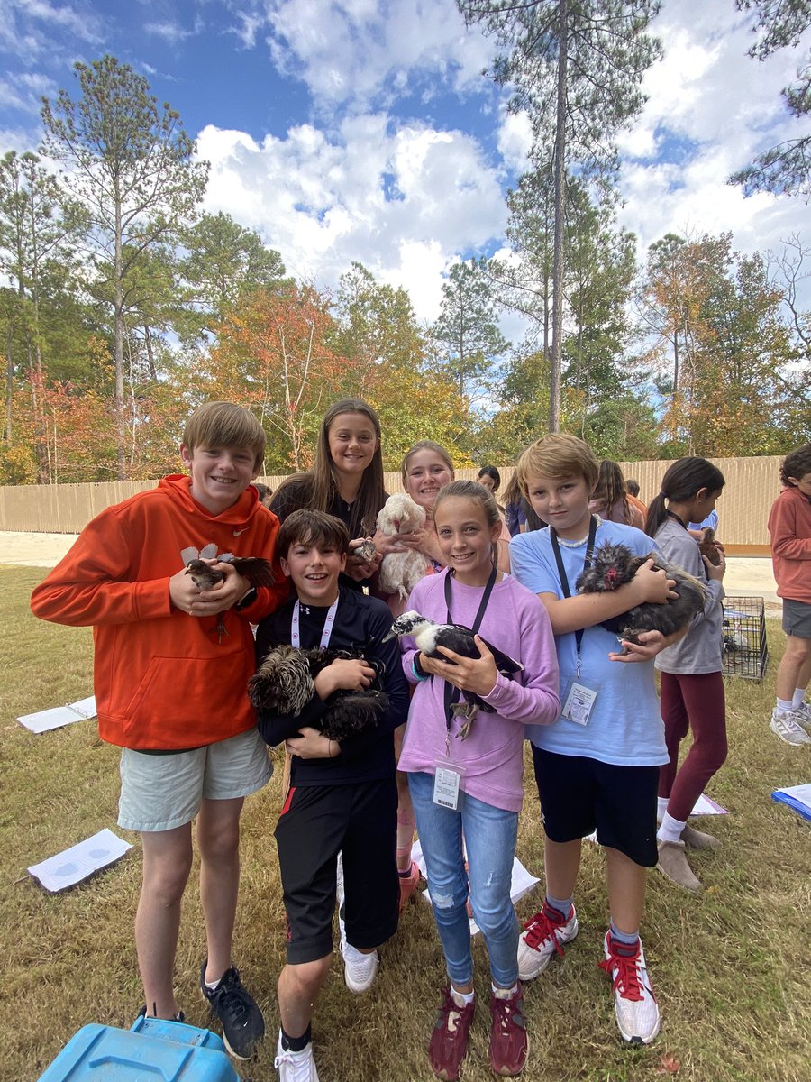 EarthLms's tweet photo. We had an awesome in-house field trip today with our visit from Beech Creek Farm! We wrapped up our unit on chicken breeds in the best way possible. Now everyone wants a chicken. ππ thank you for the learning and hands on opportunity! #agclass @LakesideMS_Lex1 https://t.co/7bj6Pr7J1m