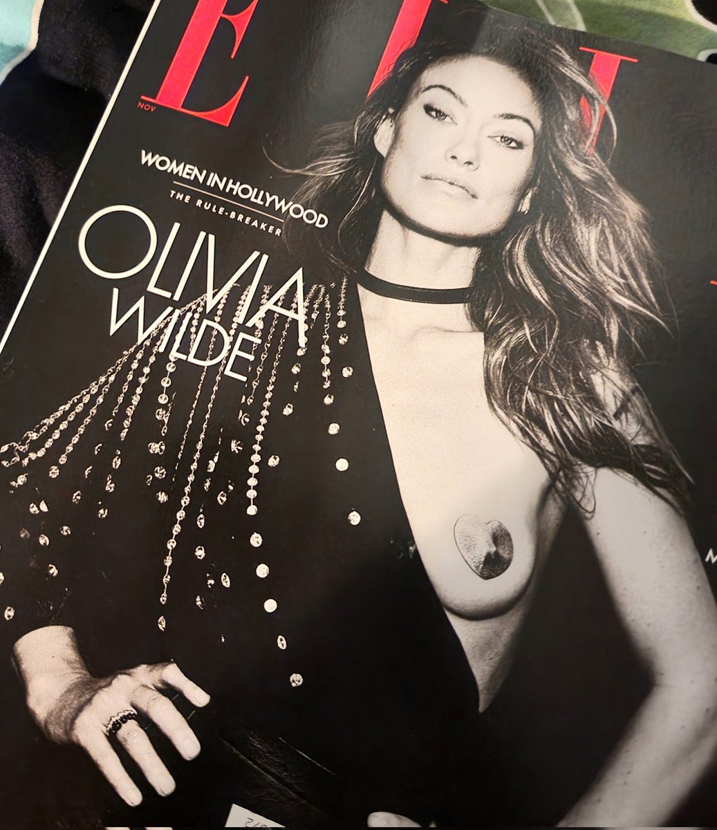 TirzhaVVAma's tweet photo. En #FrontRow del @ELLEmagazine #ElBolloLoco de #Matahari 🤣🤣🤣🤣 q mucho gocé con esa cartera. Me hace reír 😀 🤣 😂 Me encanta y solo tengo 2 y están vendidas!!! #DesignerLifestyle https://t.co/pMQq8IWbGN