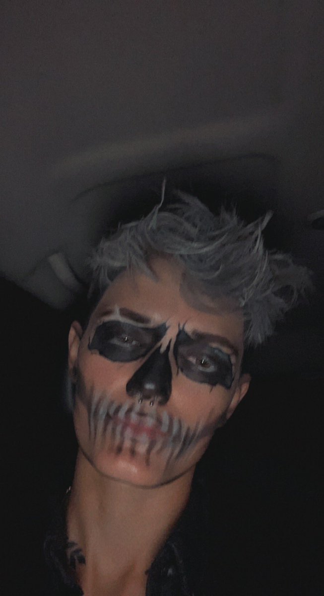 LBGrey68's tweet image. boo guess who