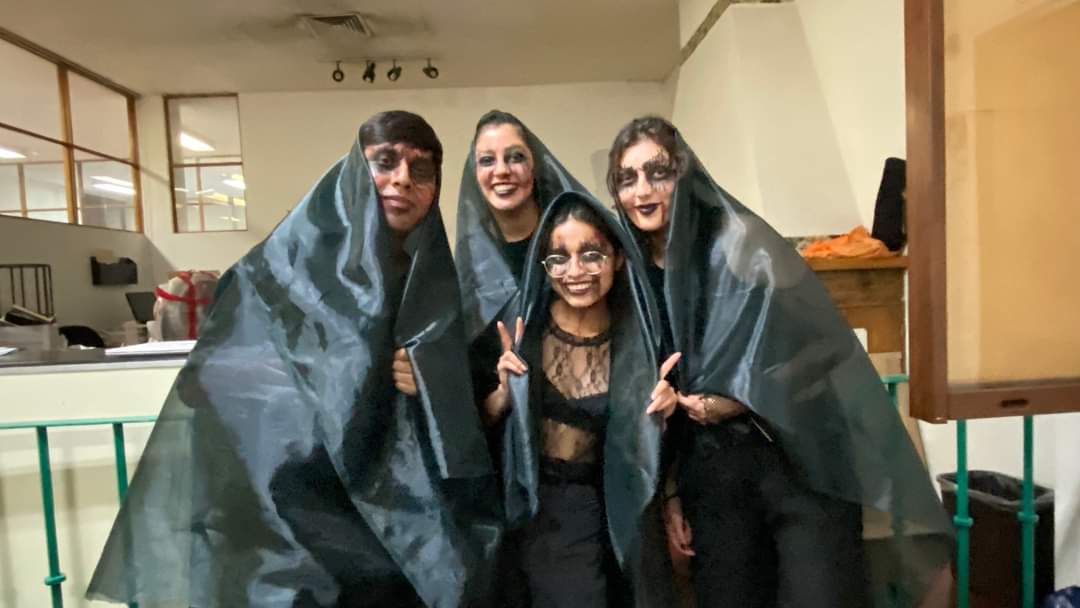 udlap's tweet photo. Como ya es tradición para nuestros estudiantes, la Comisión de Eventos del #CEUDLAP realiza en estas fechas su creativo Tour de Leyendas por el campus #UDLAP.
Nos colamos en el backstage y el recorrido para traerte algunas imágenes del evento.
Comparte las tuyas con nosotros. https://t.co/wzm7TUjojF