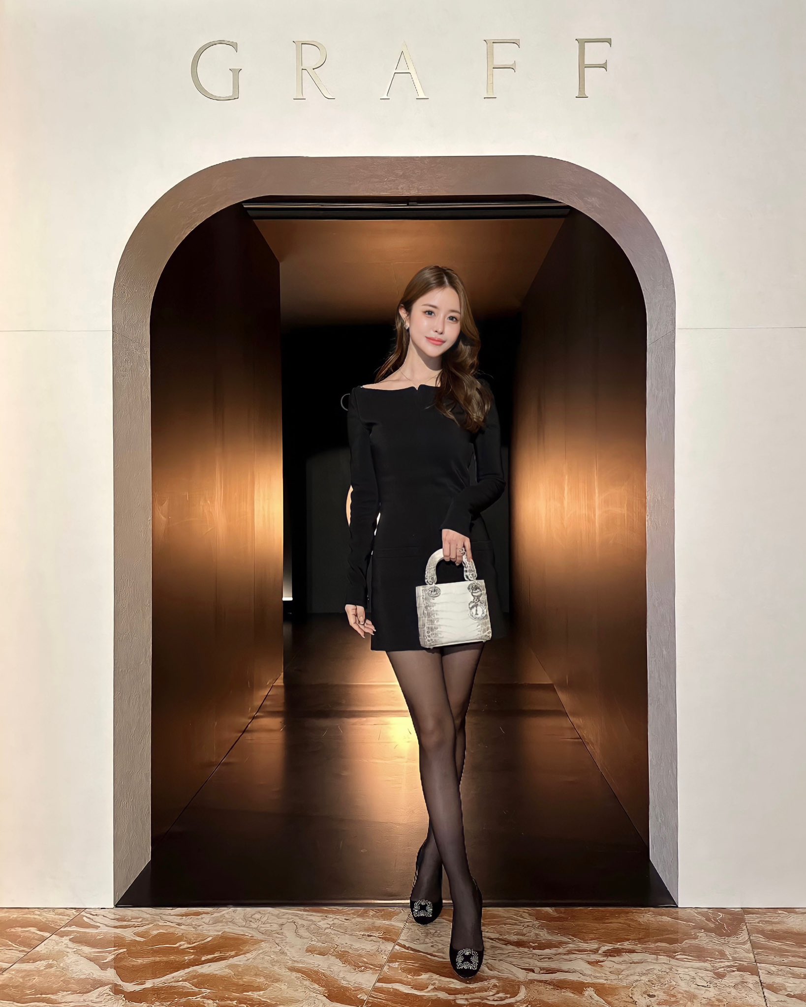 インスタグラマー鈴木亜美さん着用 ジバンジージャカードセーター