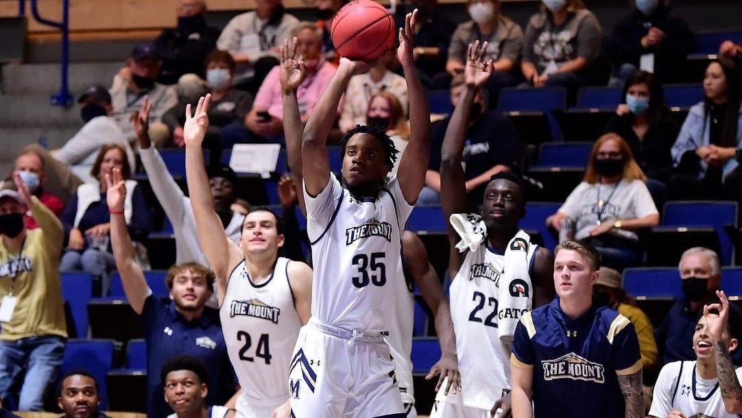 Our next intro is for Junior Forward Winston Moore. Winston is an everyday guy that makes us better every time we touch the court‼️

Major: Int’l Business and Econ 💼
Hometown: Germantown, MD 🏡
Favorite Athletes: Jayson Tatum ☘️

#gomount🏀