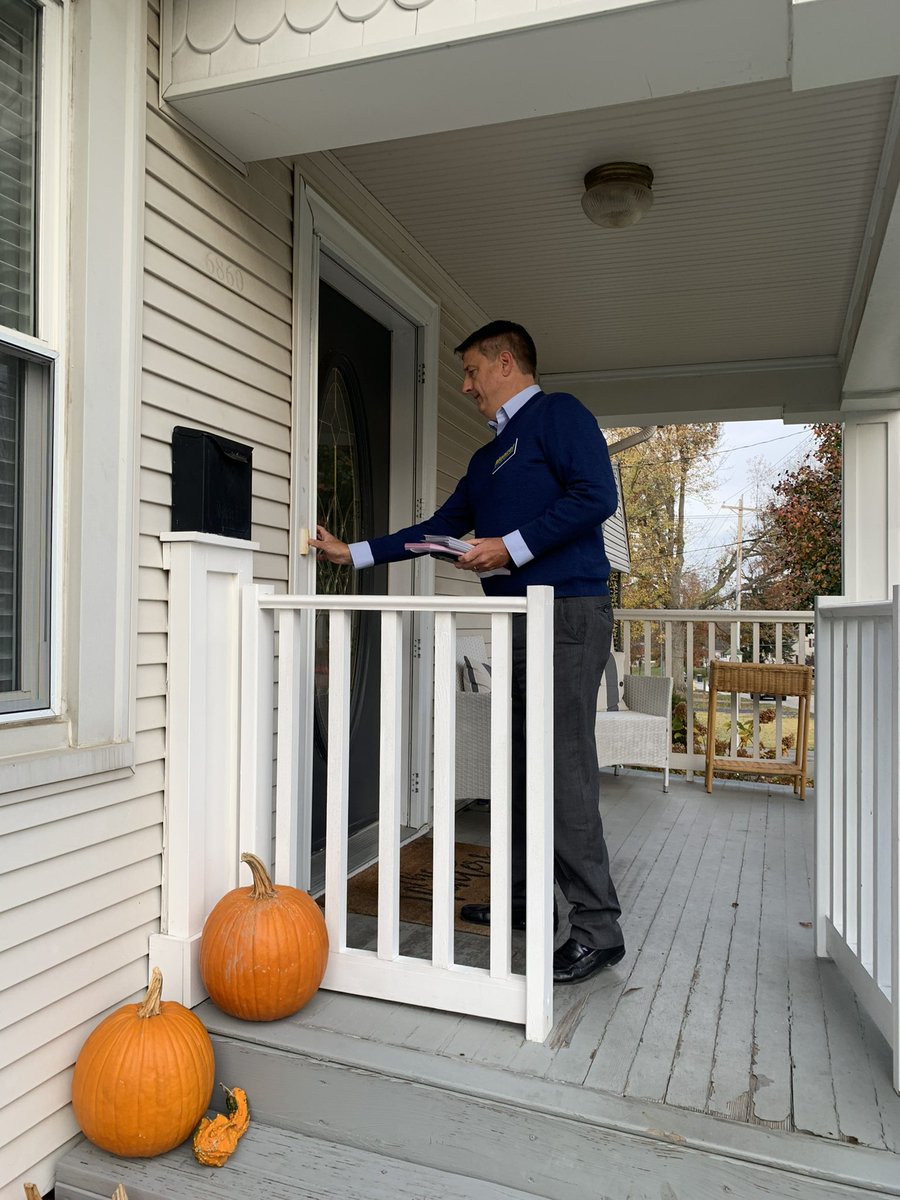 VoteMonzel's tweet photo. Great evening knocking doors in Madeira! Nice meeting everyone and thank you for your support. Remember to vote 🗳 Monzel for State Representative District 28! 🇺🇸 @OhioHRA @HamCoGOP @ohiogop @AfpOhio @MadeiraOhio https://t.co/2qJAOFolov