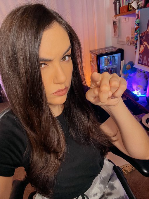 Actually Judging you, live w costume contest get over here https://t.co/meCKjICDDM<a href="/tag/starwarsday"class="tags"><span>#starwarsday</span></a>