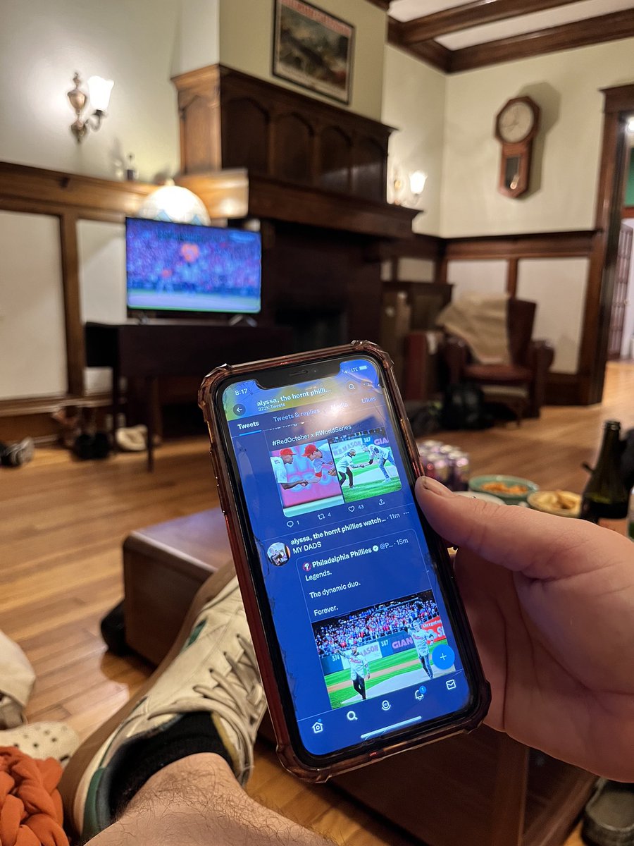 sh_akins's tweet photo. Watching the game on a TV tonight but still refreshing @alyssakeiko’s tweets. https://t.co/5lQohsRrBJ