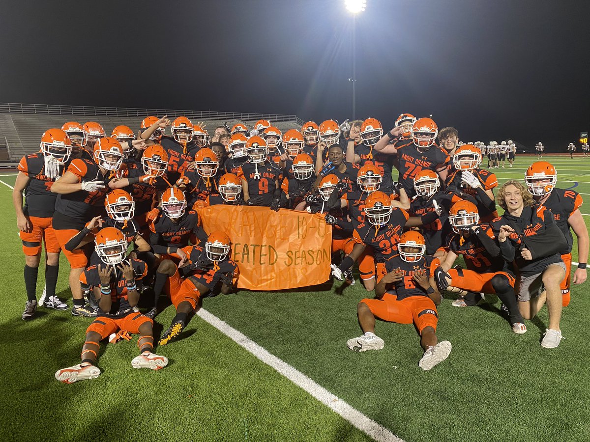 CoachBrooks22's tweet photo. Rockwall JV Orange just capped off an undefeated 10-0 season! District Champs!!! #JFND https://t.co/WwCiqzpi5R