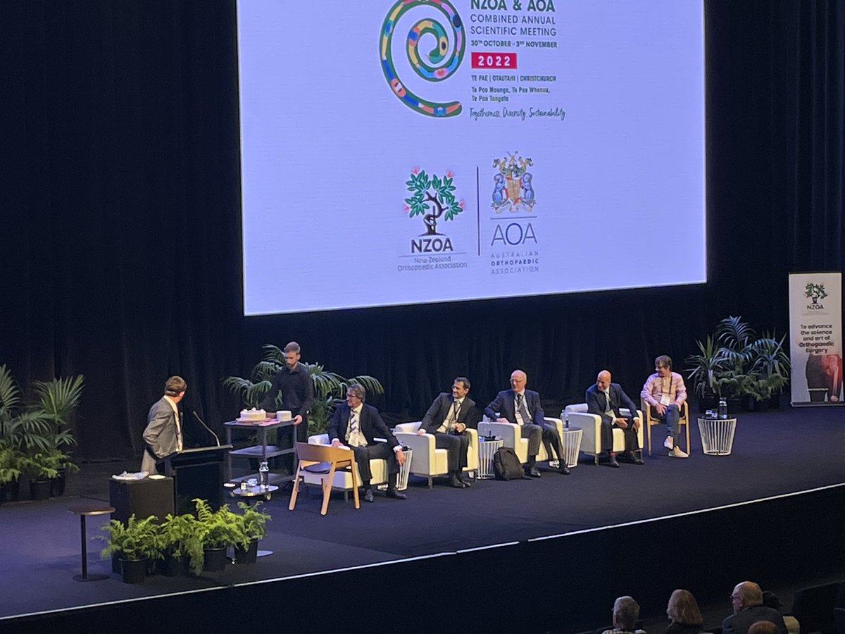 Celebrating the 21st Birthday (covid delayed) of the National Joint Registries <a href="/BritOrthopaedic/">BOA</a> <a href="/AOA_ortho/">AOA</a> <a href="/bjjeditor/">Prof Fares Haddad</a> <a href="/JointRegistry/">NJR</a> - great cake!!