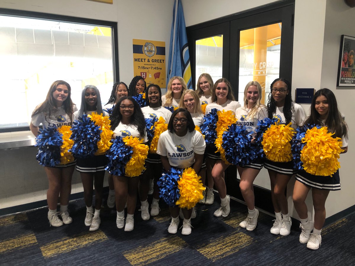 AbigailTylor's tweet photo. ⚡️ Let's go Lawson Lightning!! ⚡️

What a wonderful event tonight! Our community really showed up to support Lawson HS. I'm grateful for everyone who got us here and can't wait for what the future holds. 

School colors: Midnight Navy, Columbia Sky Blue, and Sunny Yellow https://t.co/OtcTG6aOMg