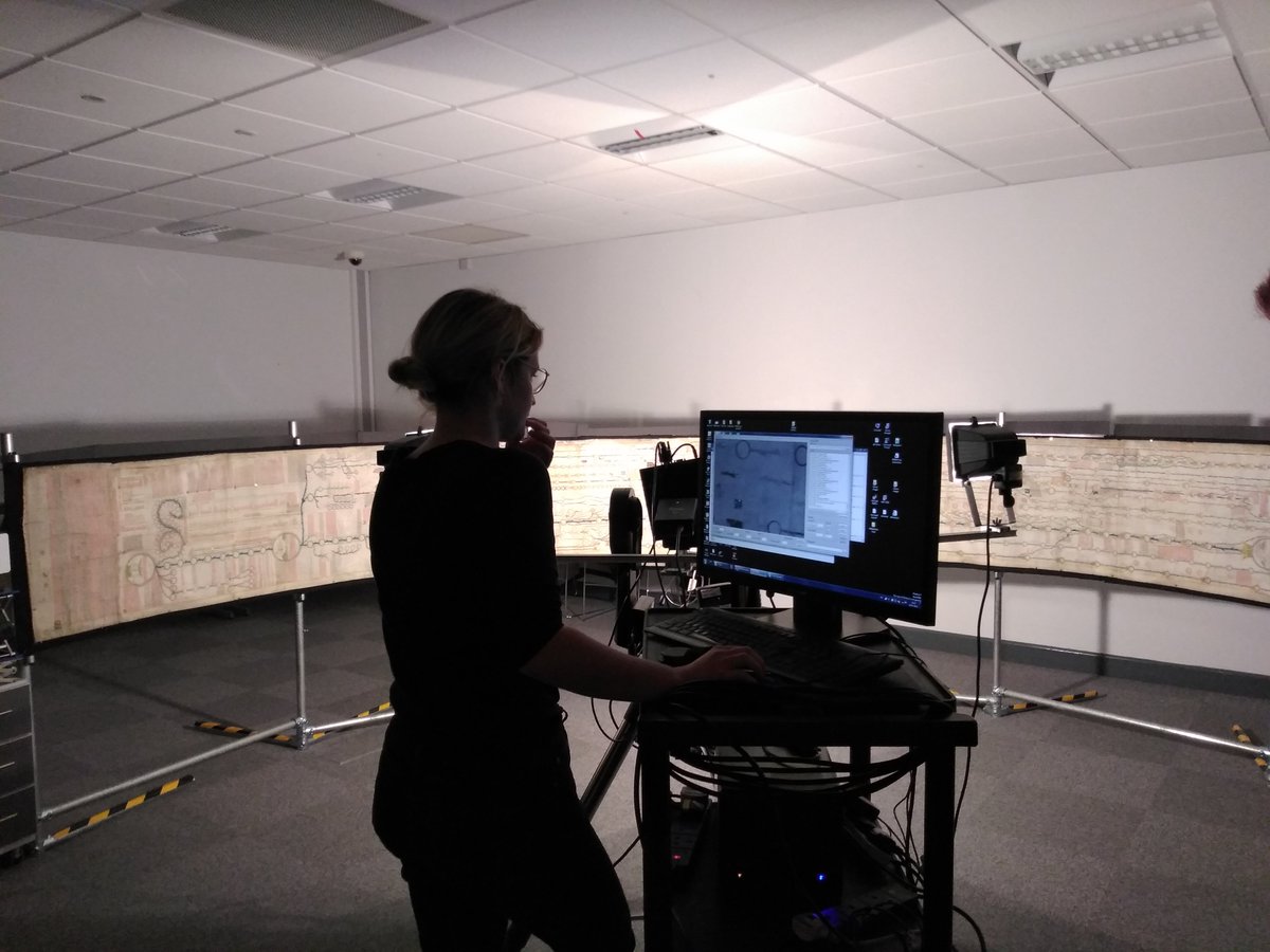 The roll is being imaged with our PRISMS spectral imaging system in a novel setup for large scroll-like manuscripts to produce not only high resolution colour images but also capture ink and paint information and any 'hidden' writings and drawings. @ntuhum @NTUPVCI  @ErihsEu