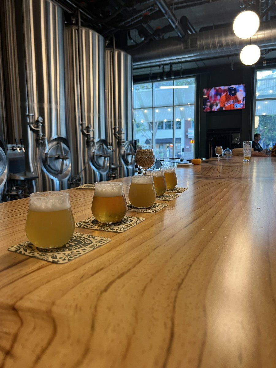 SDBreweryMap's tweet image. Really enjoying the beer at the new East Village Brewing Company (201 Park Blvd) across from Petco Park. #sdbeer #visitsd #sdcc #craftbeer #sdbw