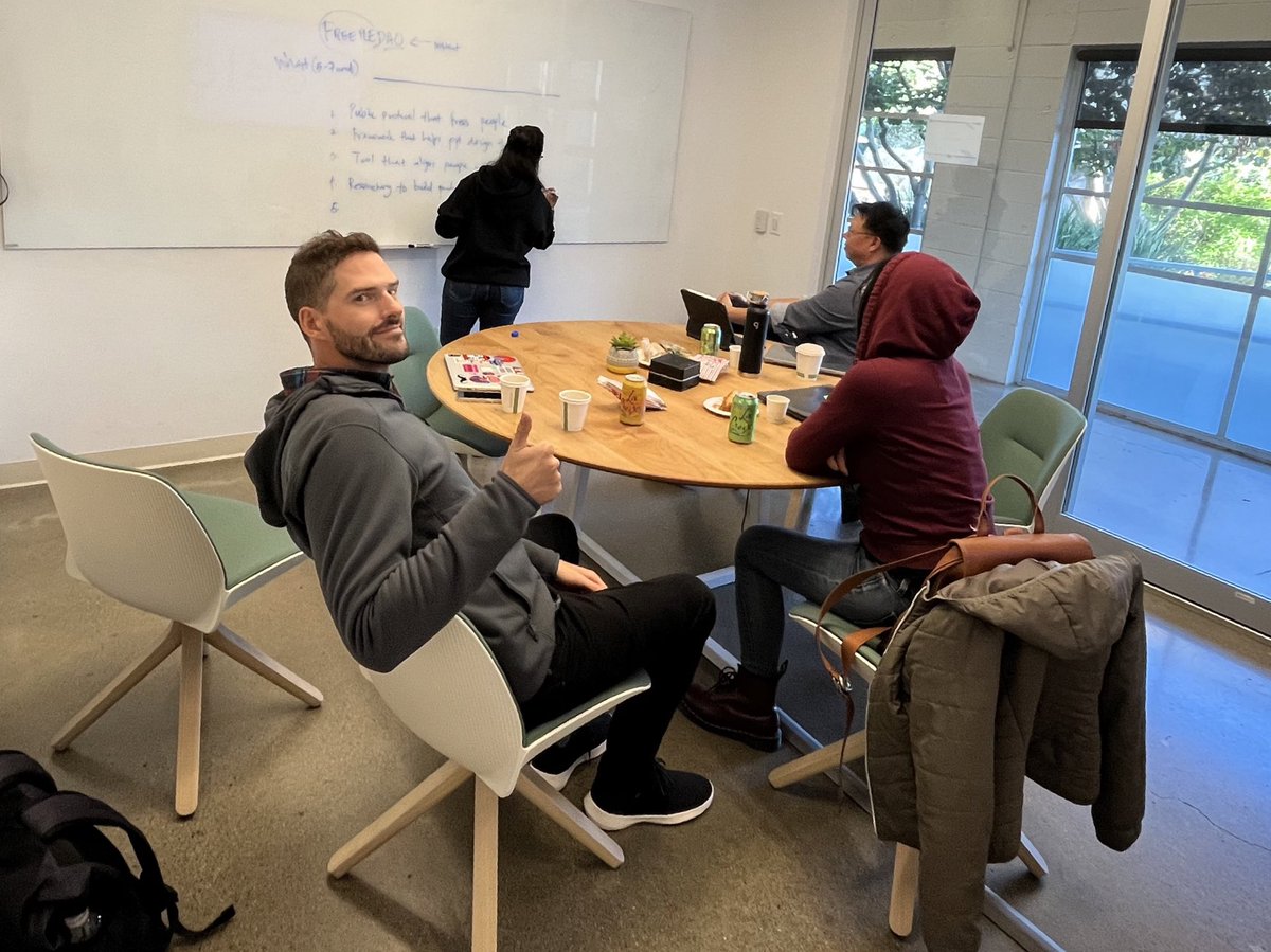 Either San Francisco loves me. 
Or, Elon’s Twitter algorithm adores me. 

Either way, loving the engagement and activity. 😘 

Also, building some serious stuff with the <a href="/FreepleDAO/">FreepleDAO ▪ Empowering Talents via Web3</a> gang. 🤫 Thanks for the workspace <a href="/CeloOrg/">Celo</a>!