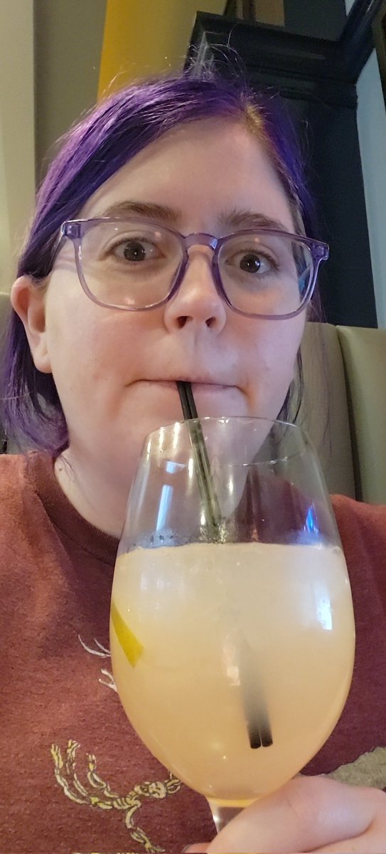 Zoey 💗💛💙 tweet media