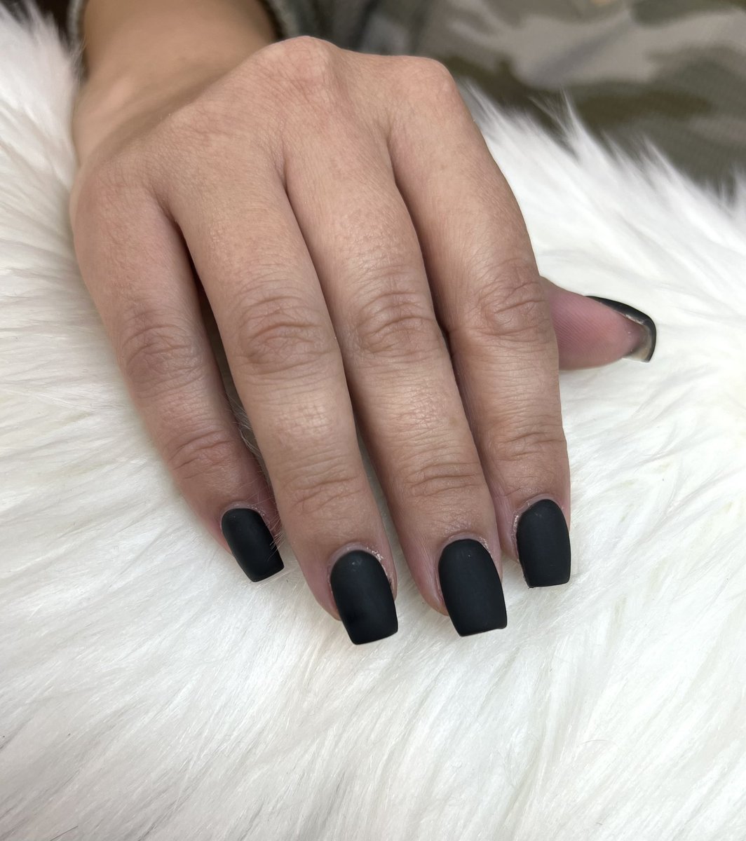 Makaayyllaa's tweet photo. Beautiful matte black🖤 https://t.co/qJHg8mCHCq