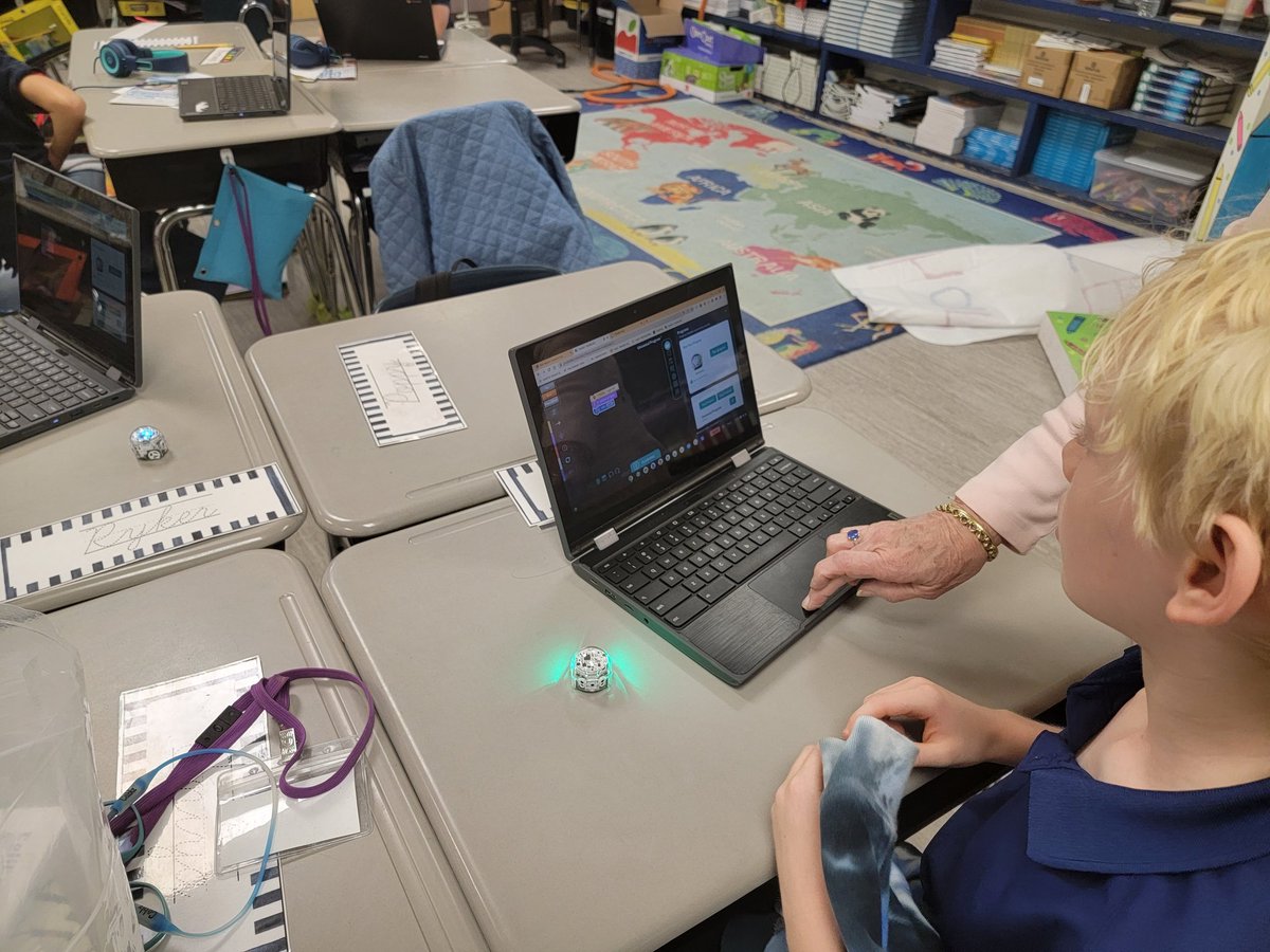 kunger23's tweet photo. #BCBEFullSteamAhead More fun in third grade today programming Ozobots with the Blockly app. #thirdgradefun #baldwinproud #trojanpride #STEMeducation #ozobots https://t.co/zLfLvuFVgy