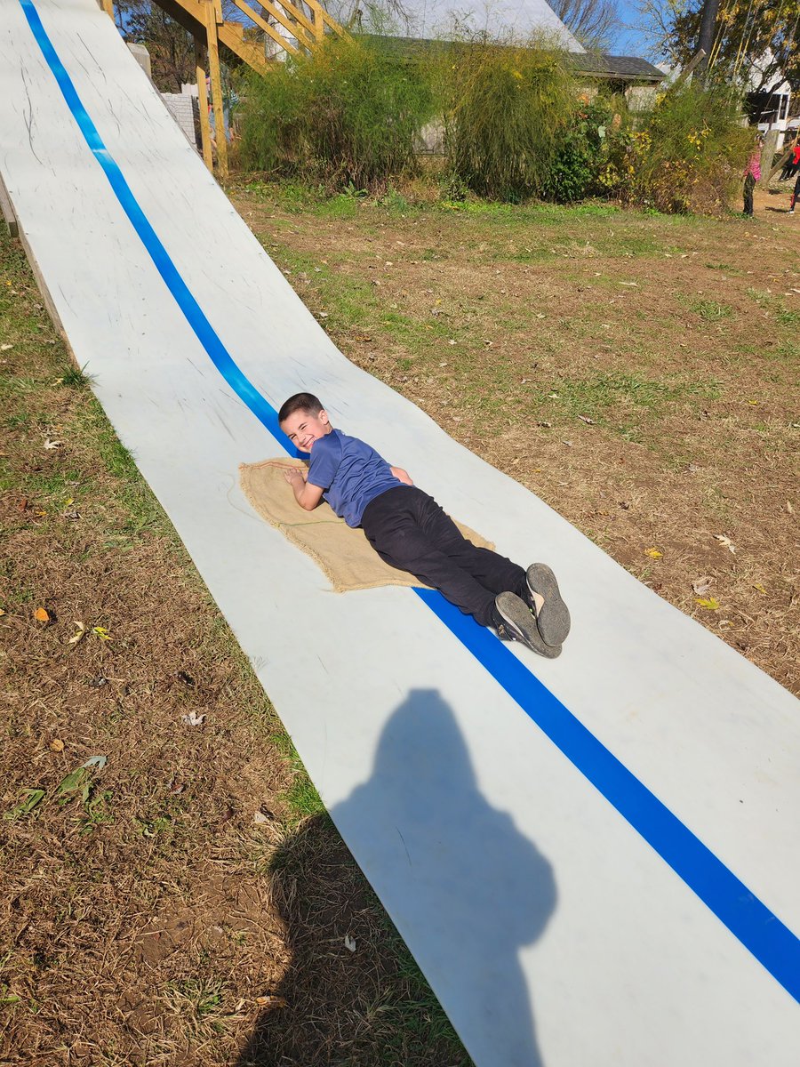 MsSmithVFES's tweet photo. Conquered the slide🛝 #vfes #fieldtrip #farm https://t.co/XBTSa20kEC