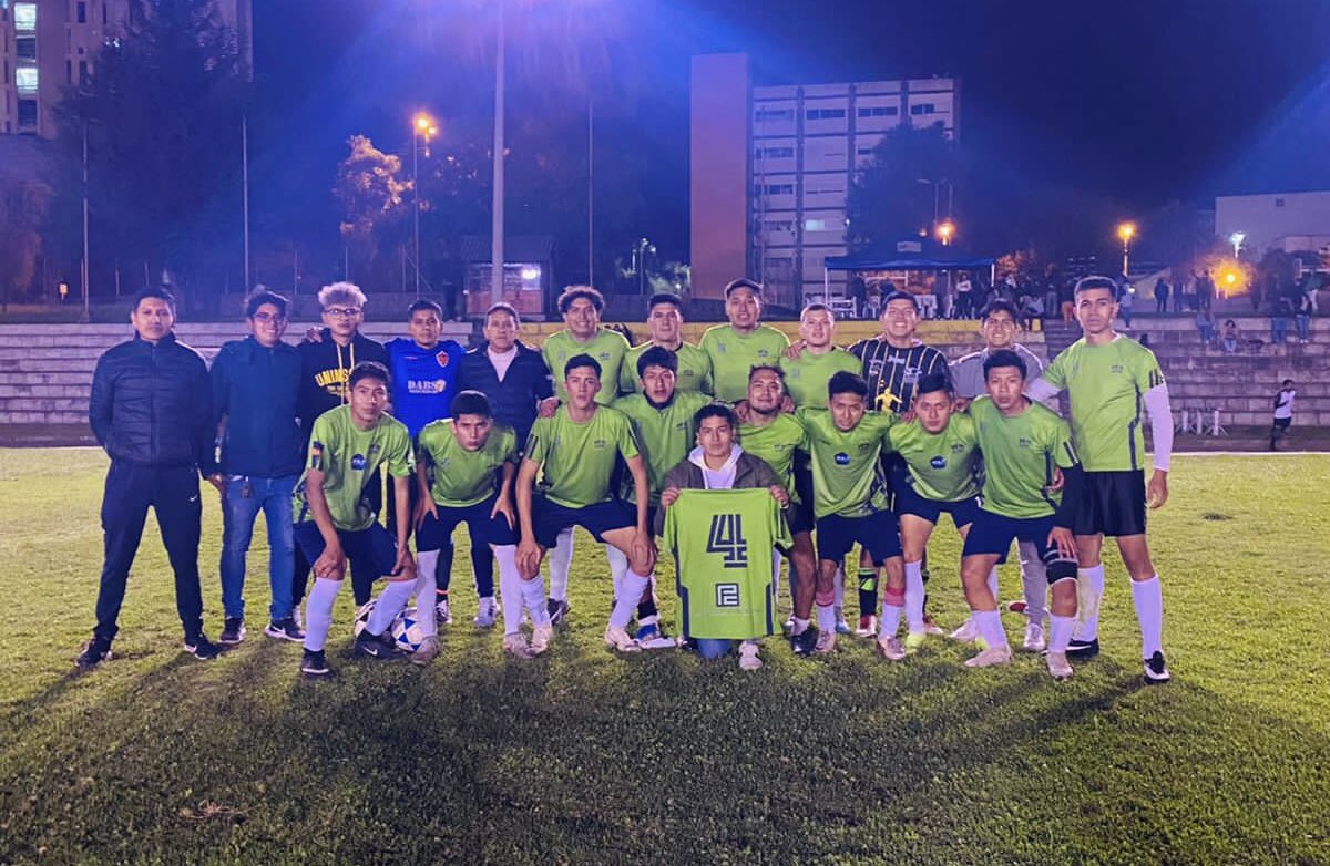 UTEoficial's tweet photo. #UTEDeportes| ¡A un paso de clasificar a la semifinal en el Torneo Interuniversitario Provincial Pichincha 2022! ⚽️ 
Hoy acabamos de jugar y ganamos.
UTE 2 vs Politécnica 0
¡Vamos campeones! 🏆 https://t.co/jzMkrYG1eR