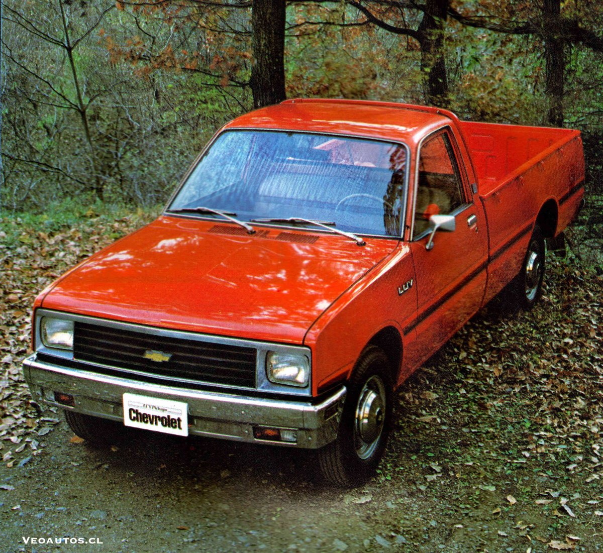 VeoAutos's tweet photo. Chevrolet Isuzu LUV 2.0L Diesel Cabina Simple Ficha de Producto Chile 1982. Ensamblada en #arica se ofrecía a un precio época $499.155.

+ info  https://t.co/B8Mh7Jk07E

#chevroletluv #luvdiesel #chevyluv @ChevroletCL @addict_car @thecarfactoids @YesterdaysDrive @RiveraNotario https://t.co/FD5thoudUt