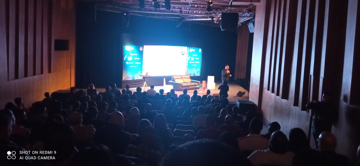 1Venezolanisima's tweet photo. Aja mi gente!!!

Así estuvo el Primer día de la #CaracasBlockchainWeek
Un evento autorizado por la @Sunacrip_ve y donde también participa para impulsar el #Trading en #Venezuela

@marbelinares @JoselitRamirez @sunacrip_ve

#02noviembre #FelizMiercoles #VenezuelaYColombiaJuntas https://t.co/7avZll2bXZ