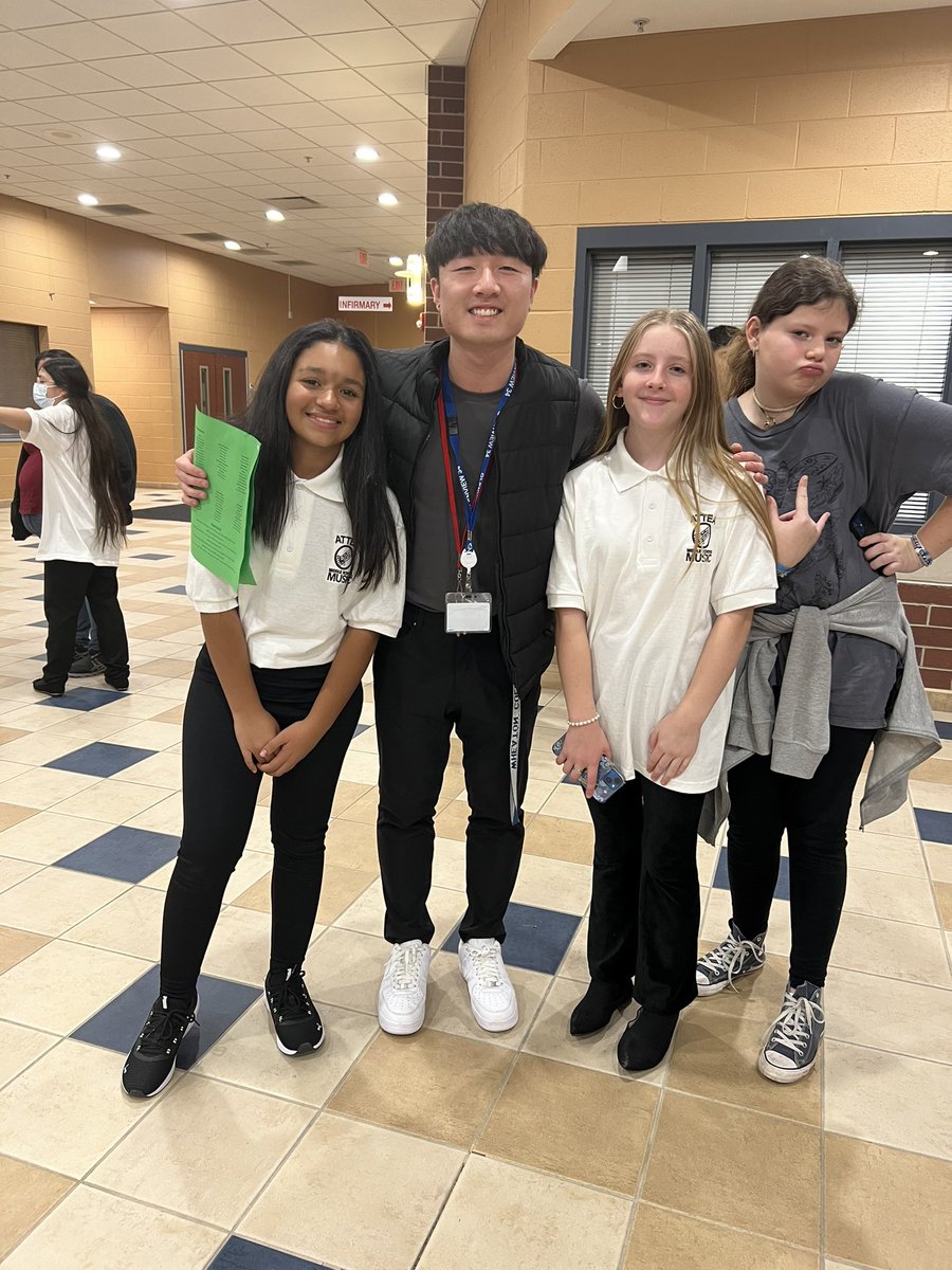 Former Glen Grove Gators put on quite the show at Attea’s Fall Band Concert! 🎼🥁🎷🎺 #AtteaFlyers #WeAreD34 <a href="/GlenGroveSchool/">GlenGroveSchool</a> <a href="/FlyerFineArts/">Flyer Fine Arts</a>