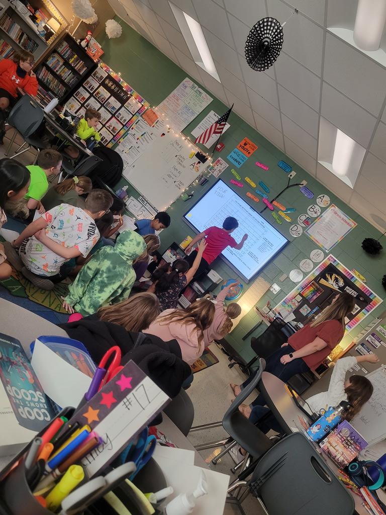 The best part about doing NEEs as an AP is the opportunity to take a step away from behavior and focus on instruction. The amount of instructional strategies used in just 10 minutes would 🌬blow💨 you away! #CPSBestPowell #BEU💚🐺💙 #manipulatives #cooperativegroups #Numberlines