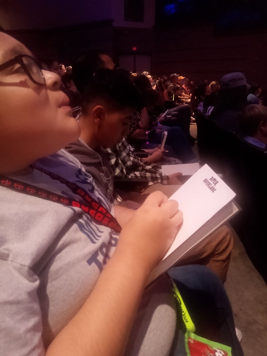 gloria_mtz1012's tweet photo. We had so much fun Jeff Kinney teach everyone how to draw Rodrick
#wimpykid #diperoverlode
@OlleMightyOwls https://t.co/P79tCvqg4X