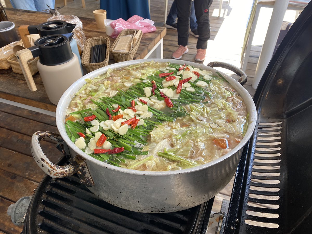 MMtwork's tweet photo. モツ煮はじめました❗️ドリンクセットで1000円です〜🍲🍺 https://t.co/tpPxeJdhtU