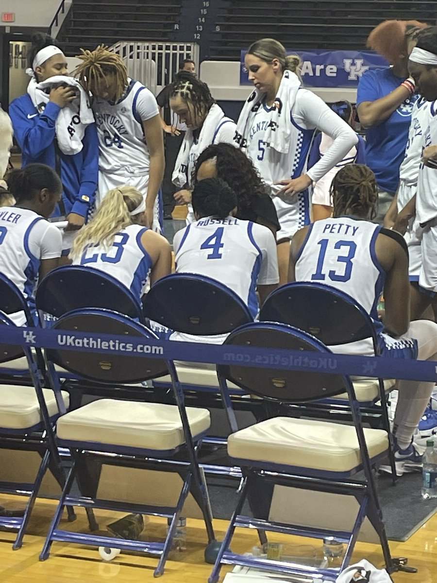 coachrowe20's tweet image. It was very exciting to see my girl step on the floor as a Wildcat tonight! #prouddad