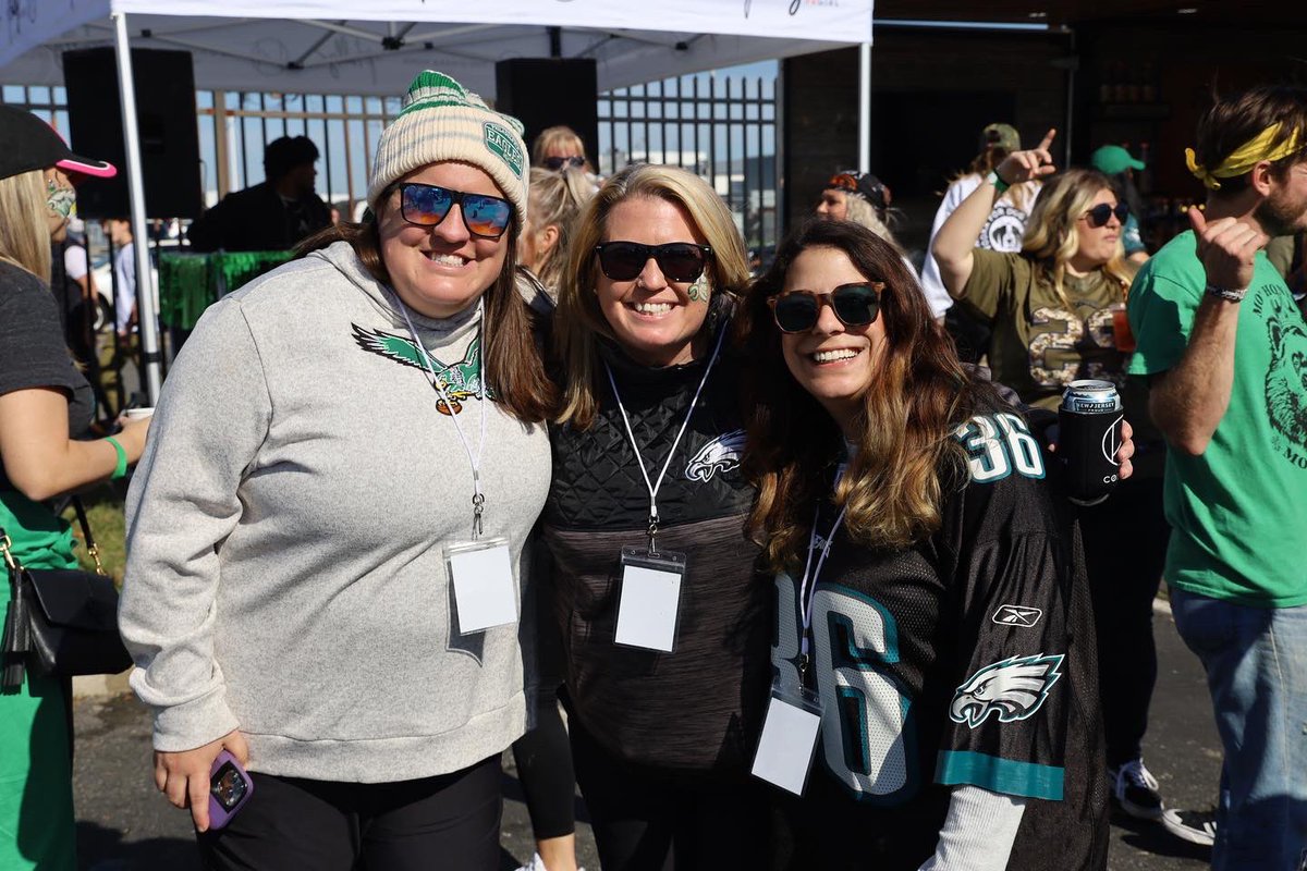Big Brothers Big Sisters Independence (@indbigs) on Twitter photo Special thanks to <a href="/Philly_PR_Girl/">Philly PR Girl LLC</a>, The O'Hara Home Team at Compass, & our Philly Regional Board for hosting the 7th Annual Turkey Tailgate benefiting #BigBrothersBigSisters.
Proceeds help more youth graduate from high school with a mentor for life. Special thanks to <a href="/Philly_PR_Girl/">Philly PR Girl LLC</a>, The O'Hara Home Team at Compass, & our Philly Regional Board for hosting the 7th Annual Turkey Tailgate benefiting #BigBrothersBigSisters.
Proceeds help more youth graduate from high school with a mentor for life.