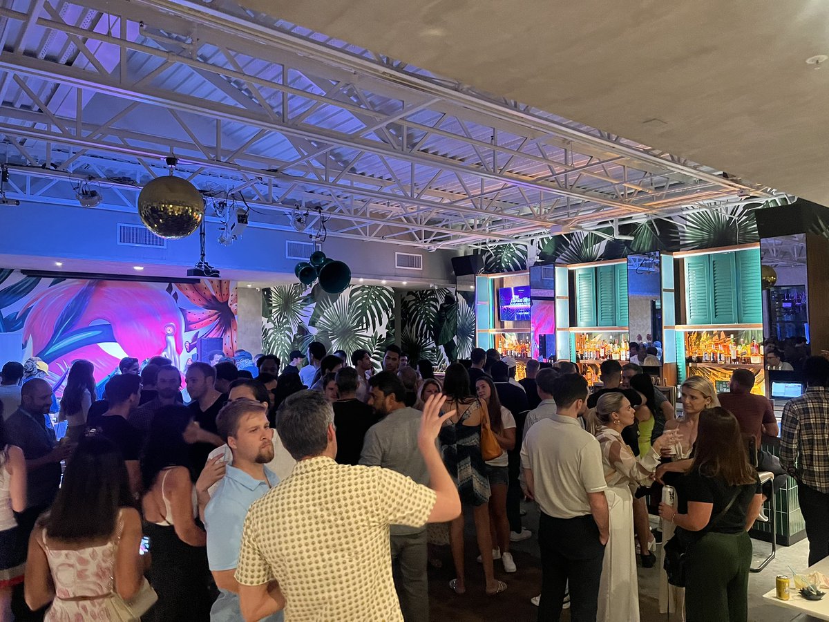 Another thriving #MiamiTech Wednesday Happy Hour 💪🏾