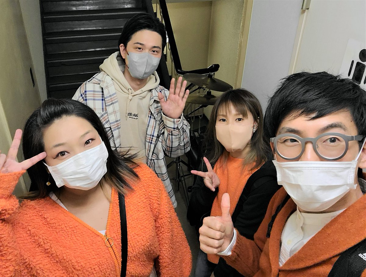 SooSooBoon's tweet image. 10/30は【ファニーライブ♬】でした！

初めてお伺いしたFunnyで「ガジーと万歳楽団」「simple notes」との３マン！
ご来場の皆様、お店のスタッフの皆様、対バンの皆様、仔羊亭たいようさん…ありがとうございました！

#ガジーと万歳楽団
#simplenotes
#仔羊亭たいよう
#Funny
#札幌 #バンド #ライブ