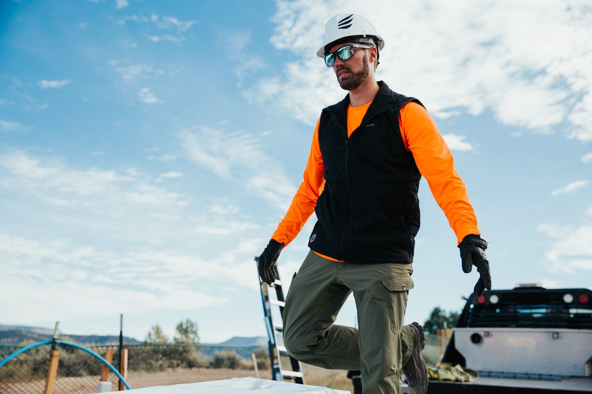 Truewerk's tweet photo. Need a workwear refresh? Stock up on gear for your team, your buddies or just yourselfโyouโll get a $100 Truewerk gift card for every order over $300, now through 11/23.
*GC cannot be used with other offers and is valid until 3/31/23.
https://t.co/tstmryVCxh
#truewerk #workwear https://t.co/uyPExiHwuT