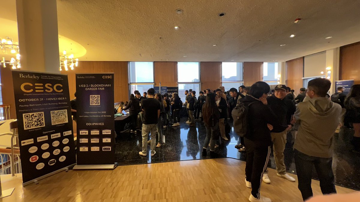 10/31-11/1@BerkeleyRDI 举行的Crypto Economics Security Conference，既有技术前沿的论文干货，又有一线项目介绍，在国内很少有这样的会，因此科研人员、开发者、创业者、投资人都趋之若鹜前来探知趋势、挖掘项目……最热闹的是Web3项目招聘会，最有意思的是演讲论文看板展示 #MetaJamOdyssey