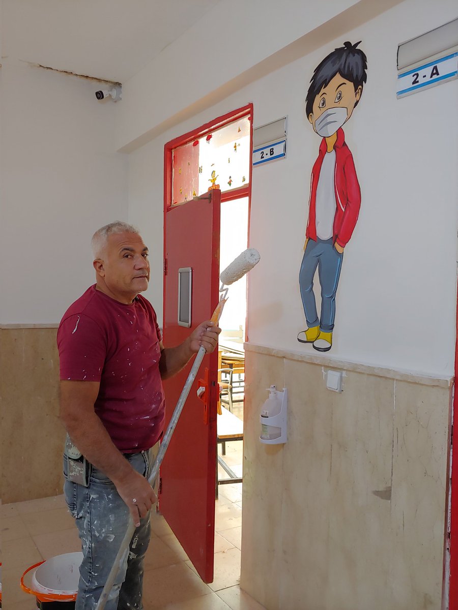 srnc_ilkorta's tweet photo. Milli Eğitim Müdürlüğümüz tarafından okulumuzda boya çalışması yapılıyor. Güzel bir ortamda eğitim-öğretim yapabilmek adına yapılan bu çalışmada emeği geçen herkese çok teşekkür ederiz. 😊 @UrfaValiligi @sanliurfammem63 @EyyubiyeMem63 https://t.co/VFG5nQXOEA