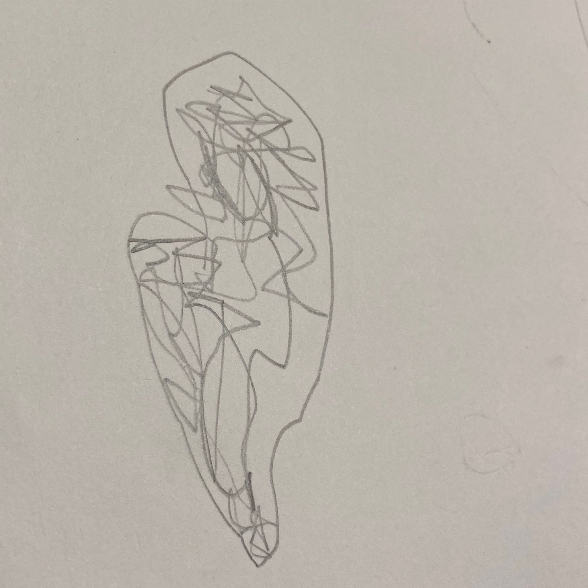penko3kcal's tweet photo. 娘「何の絵書いて欲しい？」
私「ハートか���」
娘「ハートっていうのは形？心臓？」
私「じゃ、じゃあ心臓で」
娘「描けました��♡」
ファンシーな絵を描いてくれたことがない、というか二つ目の質問が中々イカれてる https://t.co/v6b1Zn29UE