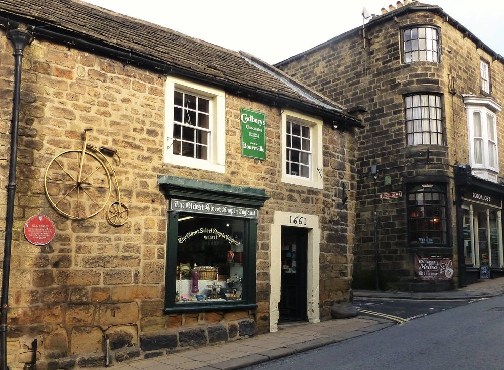 🍬The Oldest Sweet Shop in the World, trading since 1827. love to know the history as 1661 above the door.  #AdoorableThursday #PateleyBridge #Nidderdale #NorthYorkshire @NidderdaleAONB