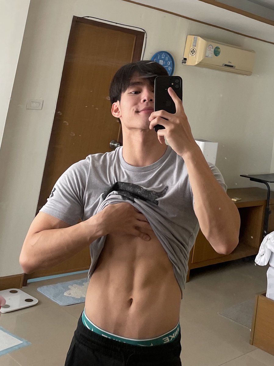 TEAMYONG2's tweet image. เบื่อ…