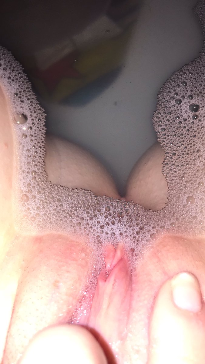 Max_wh0re's tweet photo. #whore #slut #slag #cum #cumslut #hoe #nsfw #nsfwtwt #poppytwt #cunt #pussy #lips #vag https://t.co/gqjnpDz2EA