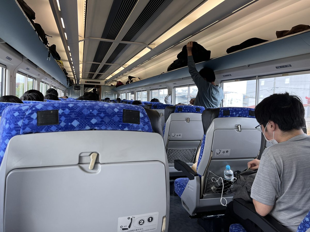 nsps101's tweet photo. 特急とき https://t.co/Cllf6Nimpz