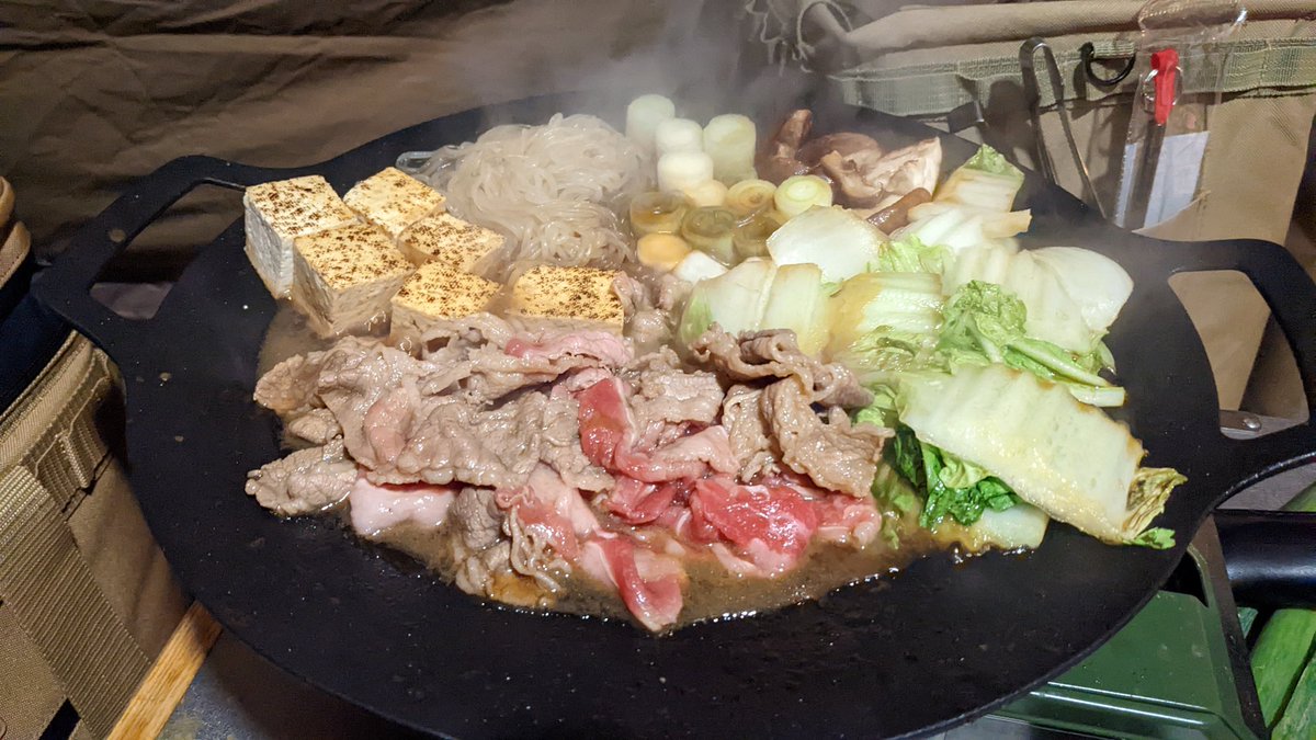 kitu_camp's tweet photo. 今シーズン薪スト初投入!
#10月のキャンプを写真4枚で振り返る https://t.co/LKJSJpRkFG