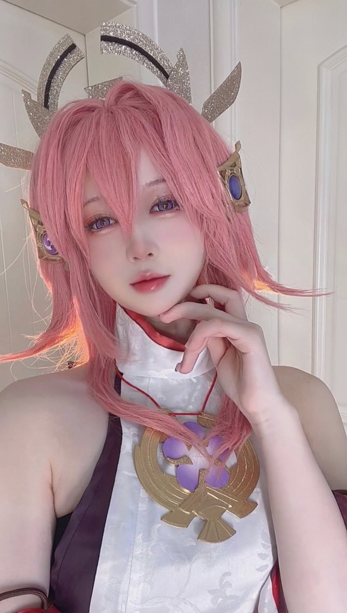 xiersama123's tweet photo. おはよう、子犬ちゃん💜

#原神 #原神コスプレ #コスプレ #八重神子 #fyp #GenshinImapct #cosplay #yaemiko https://t.co/eEOx3ZjKex