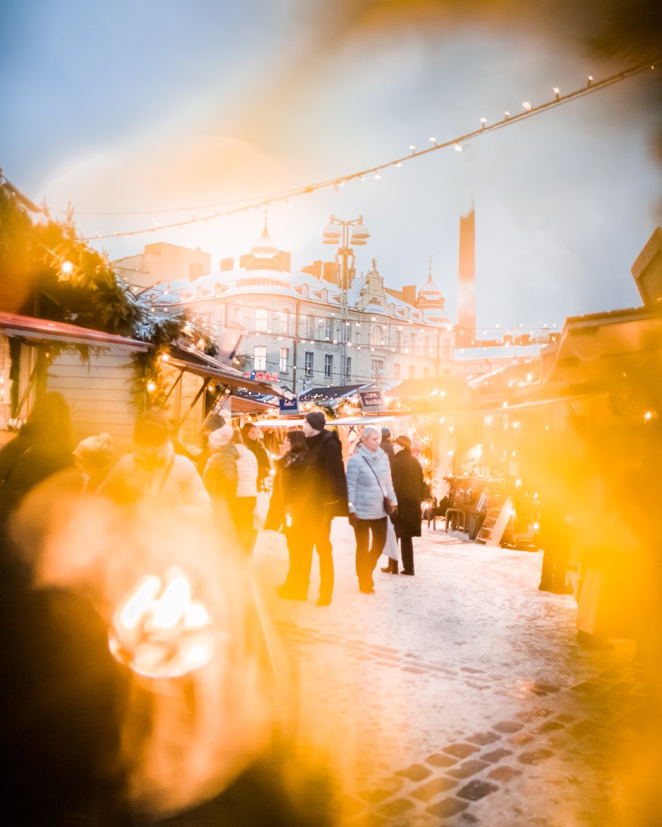 🎄Merry news from Finland: 
the Christmas markets are coming to towns starting mid-November!
♥️Surrender to the festive feeling over a cup of glögi and enjoy the jolly atmosphere.
📸Julia Kivelä, Laura Vanzo/Visit Tampere, Visit Rovaniemi
#VisitFinland #OurFinland