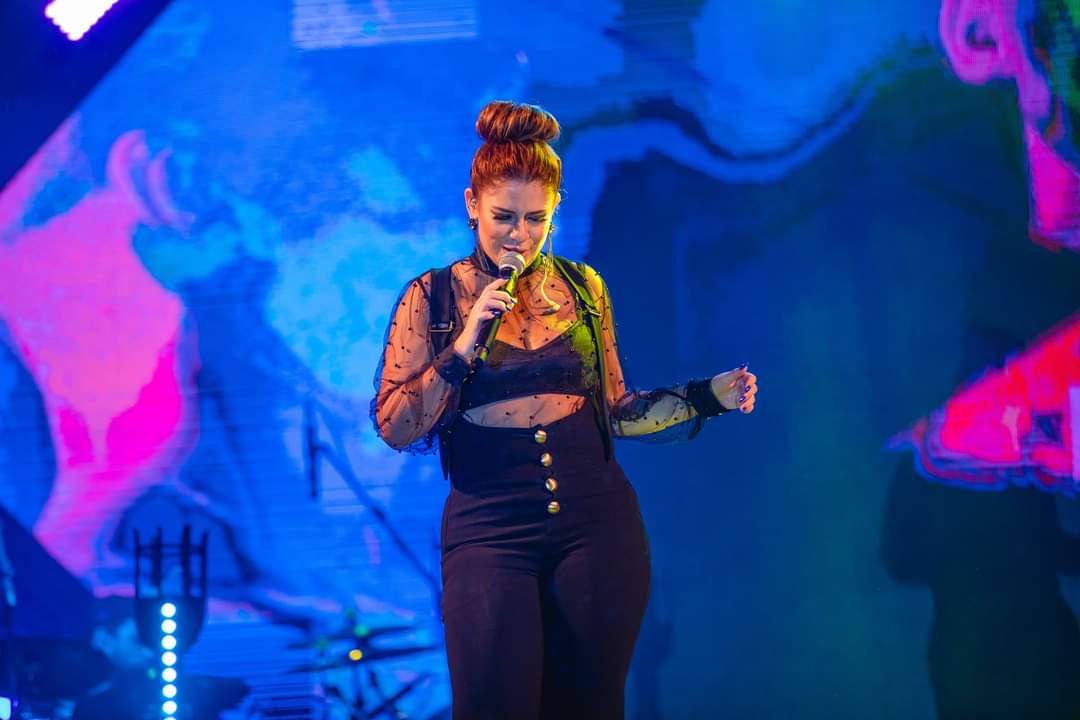opaladamarilia's tweet photo. Marília Mendonça é e será a maior voz do sertanejo de nossa geração. Ela não é passado, porque está e estará sempre presente em cada play que dermos em suas músicas e a cada vez que vermos os registros em vídeo que ela nos deixou. https://t.co/70SbulCea6