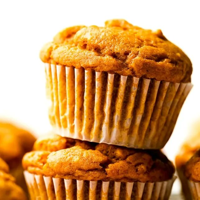 VerdellsVegan's tweet photo. Vegan #Pumpkin #Muffins https://t.co/dFWMsuMTG1  #vegan #eatvegan #eatvegetables #eatveggies #veganrecipes #verdellsvegan #plantbasedfood https://t.co/iyOZpXfIgX
