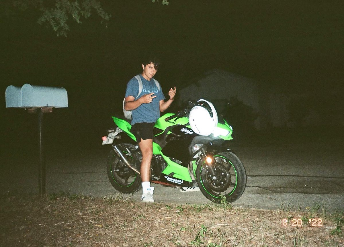 travis_rivas's tweet photo. It’s my MF BDAY https://t.co/hGdqRpIXPW