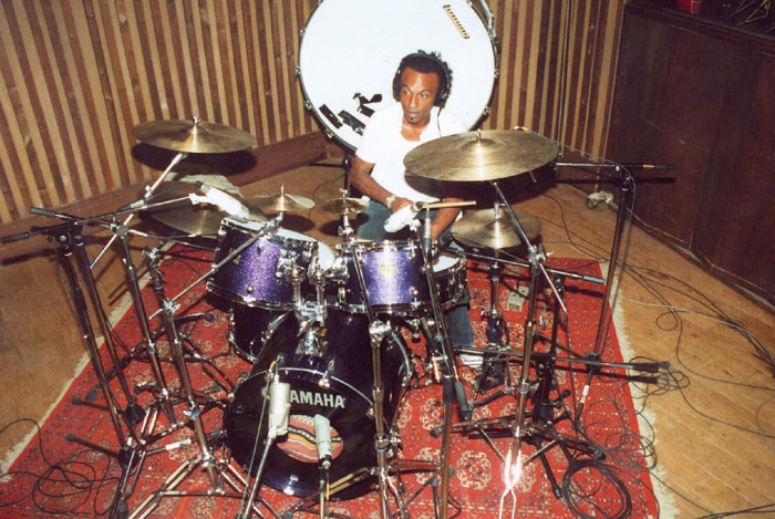 soundonsoundmag's tweet photo. Manu Katché is one of the most famous drummers in the world, having played on more than 200 records, most notably for Peter Gabriel and Sting, we interviewed Manu in the November 2005 edition

https://t.co/OOezH2Na1F 

#drummer #TBT #drumming #recording #ManuKatche #drums https://t.co/w8XQTxdq5d