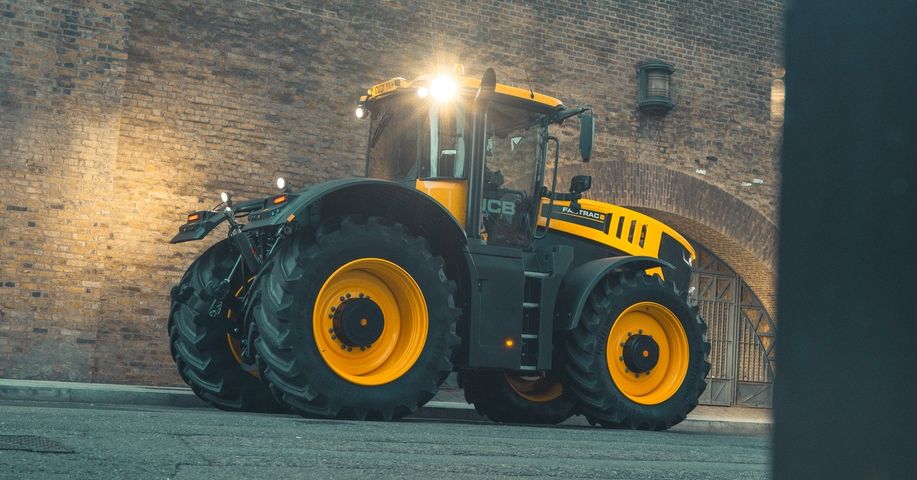 masesursl's tweet photo. Trabajar con estilo.
#JCB #fastrac #jcbfastrac #fotografia https://t.co/xctFb3Z1aR