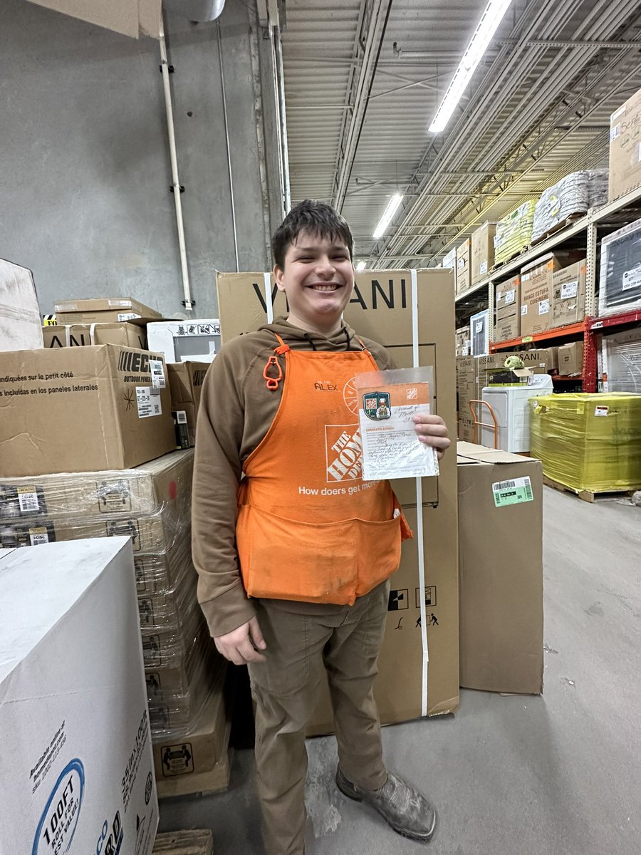 Shoutout to Alex D38 Associate of the Month! 🙌🏼